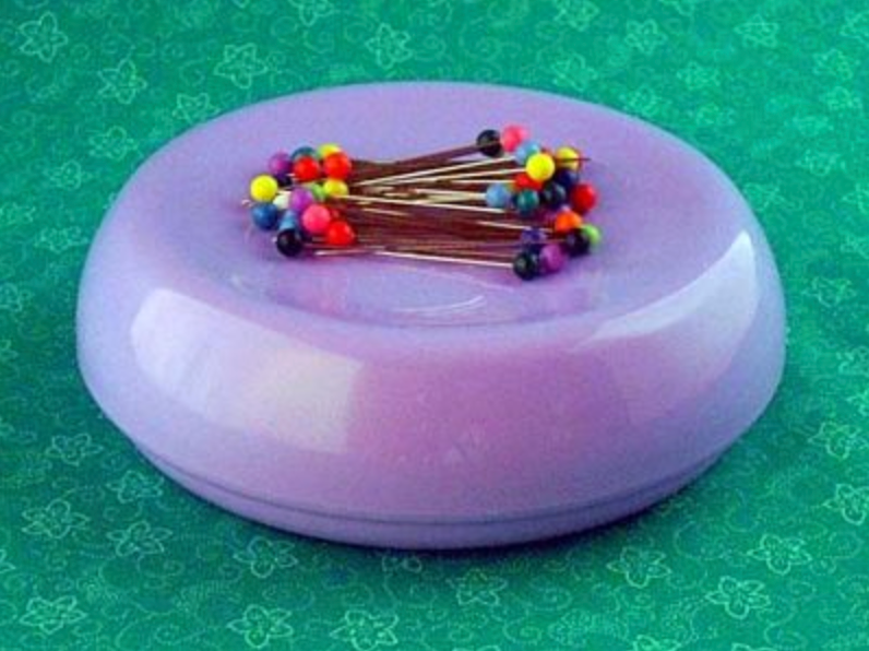 Grabbit Magnetic Pincushion- Lavender
